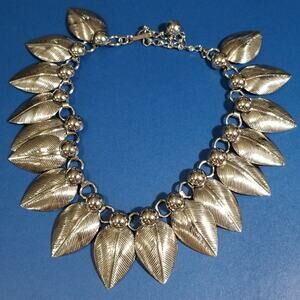 Leru  signed 11" with 3 1/2" ex. vintage collar style 1.1311